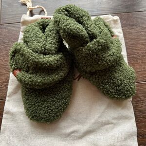 NWT Goumi Kids Spruce Sherpa Baby Boots SZ 12-18mo Green Warm Winter Booties